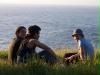 Carlos, Edwin und Debbie geniessen den Blick aufs Meer